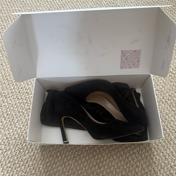 White House Black Market Black Suede Pointed Pumps - Picture 2 of 7